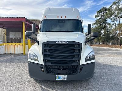 Used 2022 Freightliner Cascadia Detroit DD15AT Semi Truck with Sleeper Cab for sale #384917 - photo 2