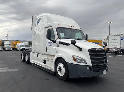Used 2022 Freightliner Cascadia Detroit DD15AT Semi Truck with Sleeper Cab for sale #384933 - photo 1
