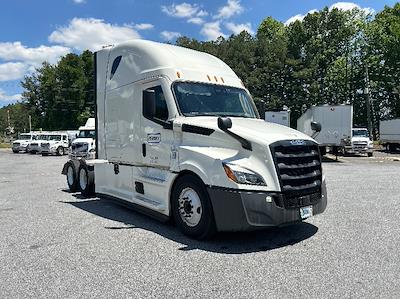 Used 2022 Freightliner Cascadia Detroit DD15AT Semi Truck with Sleeper Cab for sale #384936 - photo 1