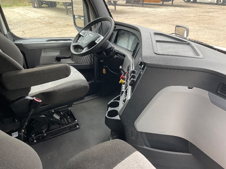 Used 2022 Freightliner Cascadia - photo 17