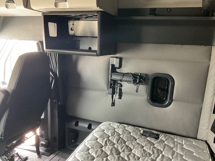 Used 2022 Freightliner Cascadia - photo 20