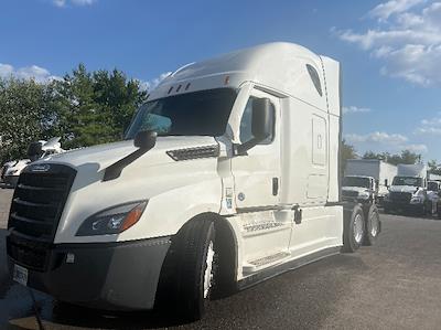 Used 2022 Freightliner Cascadia Detroit DD15AT Semi Truck with Sleeper Cab for sale #384944 - photo 1