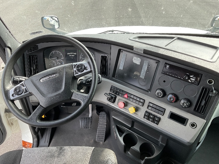 Used 2022 Freightliner Cascadia - photo 14