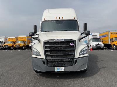 Used 2022 Freightliner Cascadia Detroit DD15AT Semi Truck with Sleeper Cab for sale #384947 - photo 2