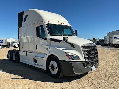 Used 2022 Freightliner Cascadia Detroit DD15AT Semi Truck with Sleeper Cab for sale #384953 - photo 1