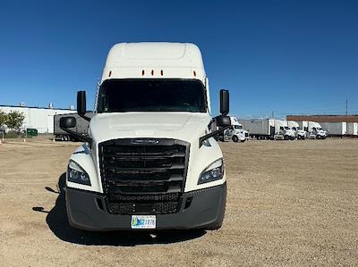 Used 2022 Freightliner Cascadia Detroit DD15AT Semi Truck with Sleeper Cab for sale #384953 - photo 2