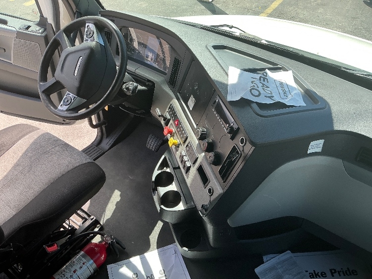 Used 2022 Freightliner Cascadia - photo 17