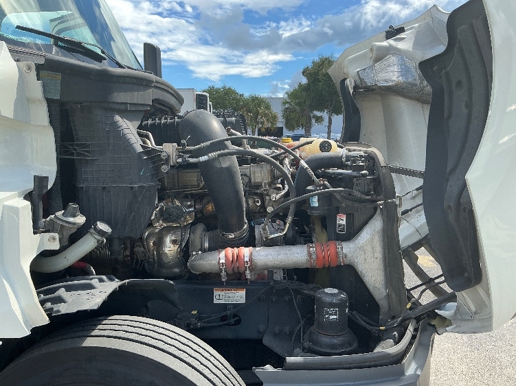 Used 2022 Freightliner Cascadia - photo 22