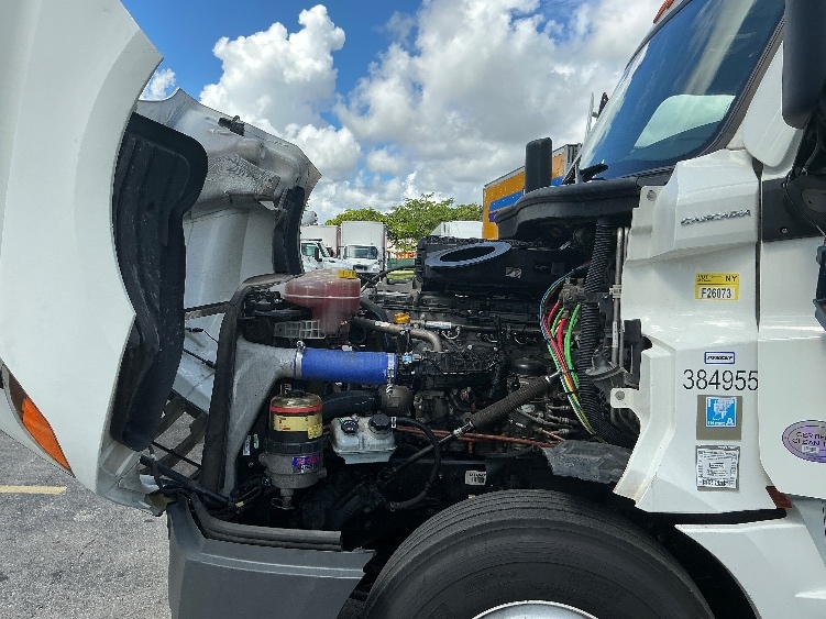 Used 2022 Freightliner Cascadia - photo 23