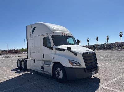 Used 2022 Freightliner Cascadia Detroit DD15AT Semi Truck with Sleeper Cab for sale #384968 - photo 1