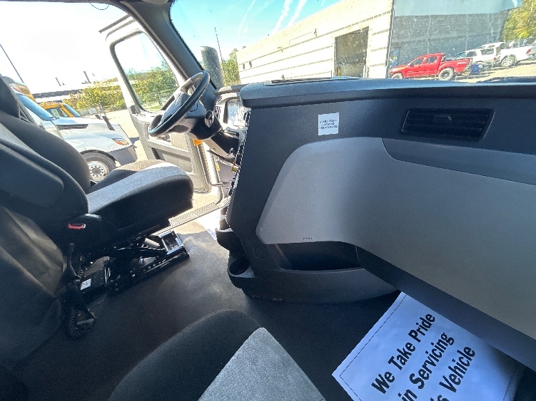 Used 2022 Freightliner Cascadia - photo 17