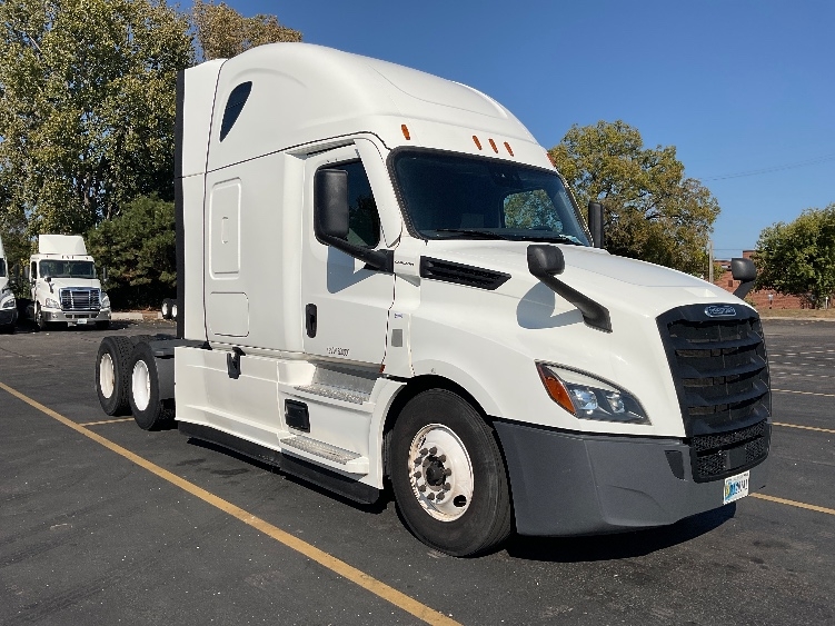 Used 2022 Freightliner Cascadia - photo 1