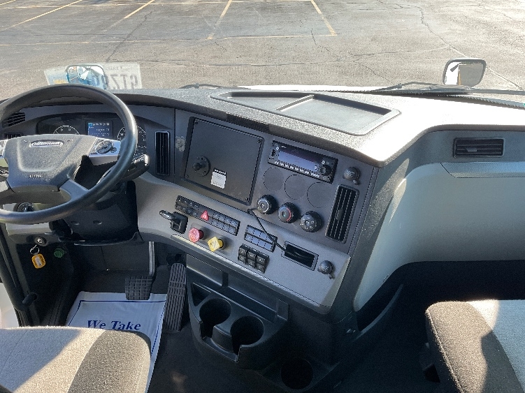 Used 2022 Freightliner Cascadia - photo 14