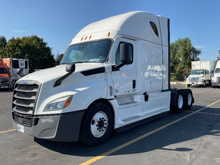Used 2022 Freightliner Cascadia - photo 5