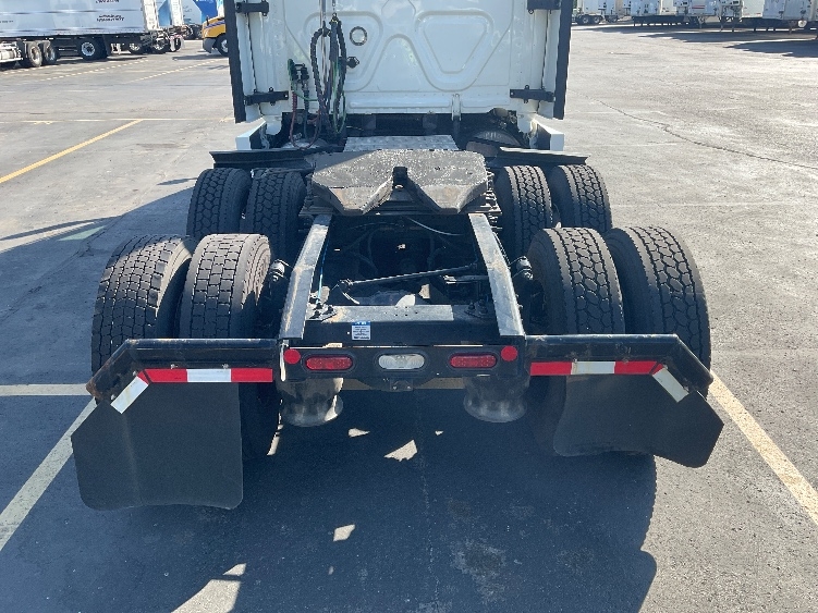 Used 2022 Freightliner Cascadia - photo 8