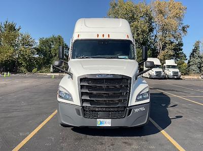 Used 2022 Freightliner Cascadia Detroit DD15AT Semi Truck with Sleeper Cab for sale #384986 - photo 2