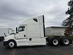 Used 2022 Freightliner Cascadia Detroit DD15AT Semi Truck with Sleeper Cab for sale #385003 - photo 4