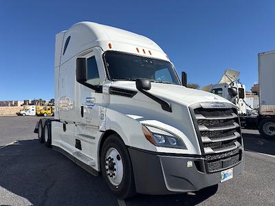 Used 2022 Freightliner Cascadia Detroit DD15AT Semi Truck with Sleeper Cab for sale #385021 - photo 1
