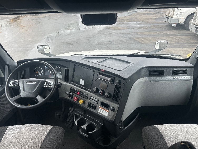 Used 2022 Freightliner Cascadia - photo 14