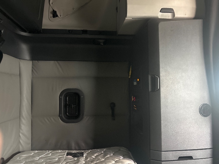 Used 2022 Freightliner Cascadia - photo 20
