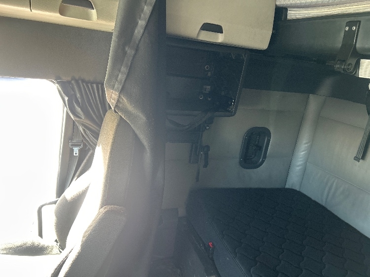 Used 2022 Freightliner Cascadia - photo 21