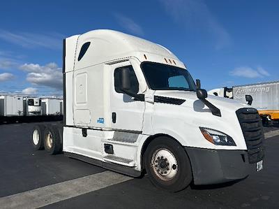 Used 2022 Freightliner Cascadia - photo 1