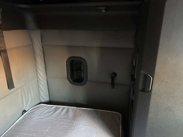 Used 2022 Freightliner Cascadia - photo 20
