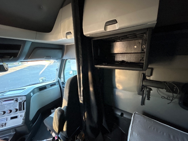 Used 2022 Freightliner Cascadia - photo 21