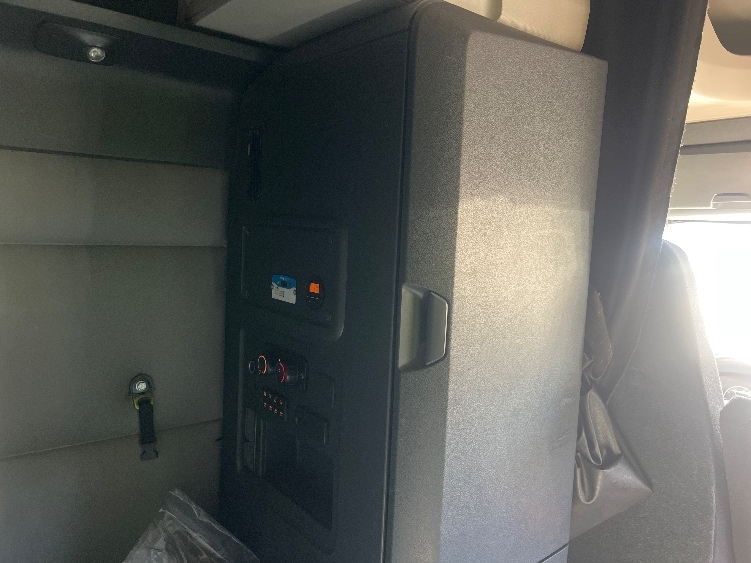 Used 2022 Freightliner Cascadia - photo 20