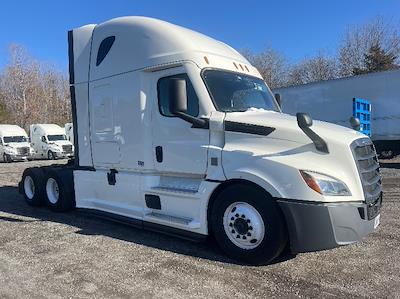Used 2022 Freightliner Cascadia Detroit DD15AT Semi Truck with Sleeper Cab for sale #385045 - photo 1