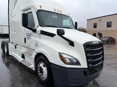 Used 2022 Freightliner Cascadia Detroit DD15AT Semi Truck with Sleeper Cab for sale #385070 - photo 1