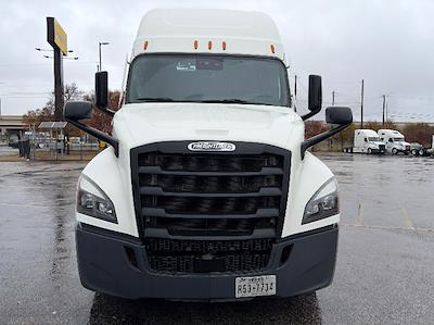 Used 2022 Freightliner Cascadia Detroit DD15AT Semi Truck with Sleeper Cab for sale #385070 - photo 2