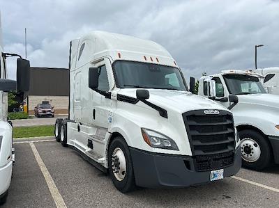 Used 2022 Freightliner Cascadia Detroit DD15AT Semi Truck with Sleeper Cab for sale #385082 - photo 1