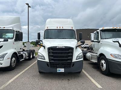 Used 2022 Freightliner Cascadia Detroit DD15AT Semi Truck with Sleeper Cab for sale #385082 - photo 2