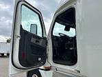 Used 2022 Freightliner Cascadia Detroit DD15AT Semi Truck with Sleeper Cab for sale #385082 - photo 9