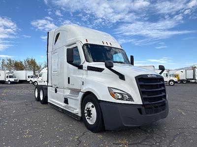 Used 2022 Freightliner Cascadia Detroit DD15AT Semi Truck with Sleeper Cab for sale #385085 - photo 1