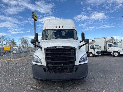 Used 2022 Freightliner Cascadia Detroit DD15AT Semi Truck with Sleeper Cab for sale #385085 - photo 2