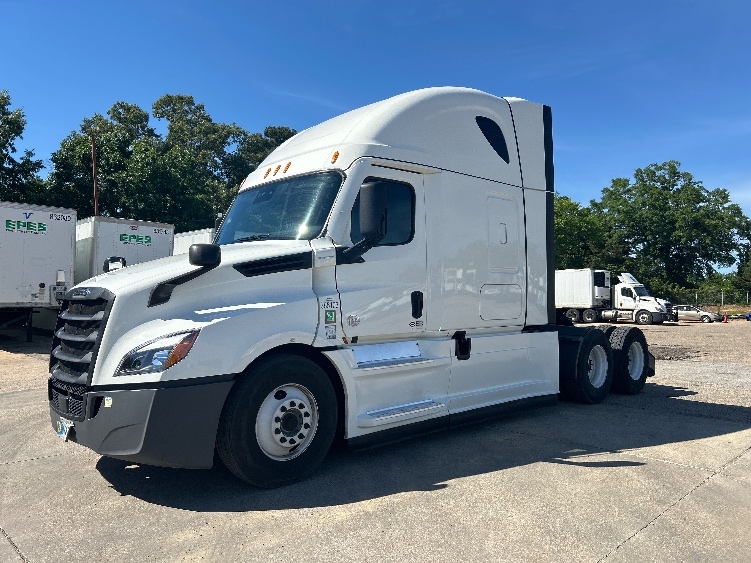 Used 2022 Freightliner Cascadia - photo 5