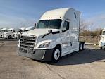 Used 2022 Freightliner Cascadia Detroit DD15AT Semi Truck with Sleeper Cab for sale #385104 - photo 3
