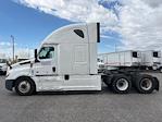 Used 2022 Freightliner Cascadia Detroit DD15AT Semi Truck with Sleeper Cab for sale #385120 - photo 4