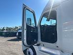 Used 2022 Freightliner Cascadia Detroit DD15AT Semi Truck with Sleeper Cab for sale #385130 - photo 9