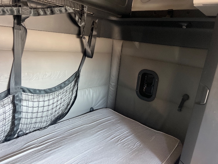 Used 2022 Freightliner Cascadia - photo 19