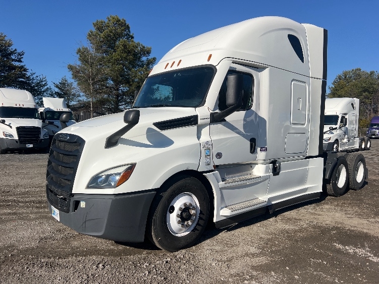 Used 2022 Freightliner Cascadia - photo 5