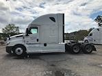 Used 2022 Freightliner Cascadia Detroit DD15AT Semi Truck with Sleeper Cab for sale #385258 - photo 4