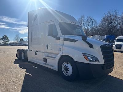 Used 2022 Freightliner Cascadia Detroit DD15AT Semi Truck with Sleeper Cab for sale #385271 - photo 1