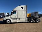 Used 2022 Freightliner Cascadia Detroit DD15AT Semi Truck with Sleeper Cab for sale #385271 - photo 4