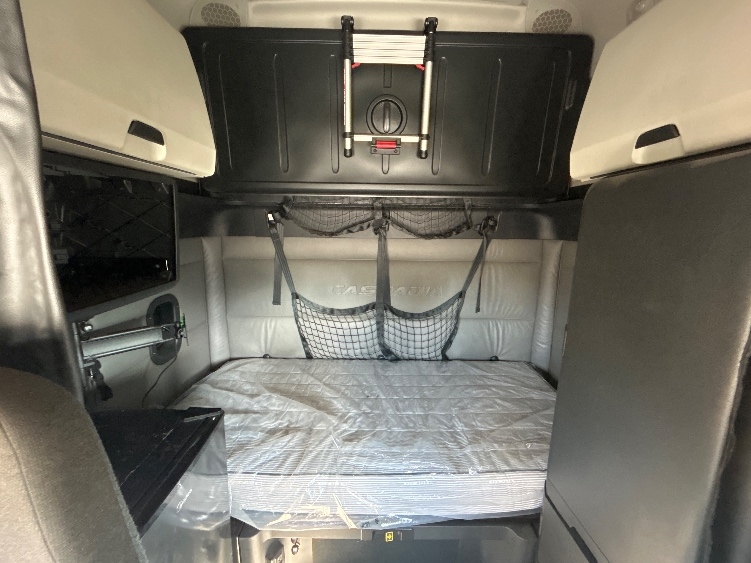 Used 2022 Freightliner Cascadia - photo 18