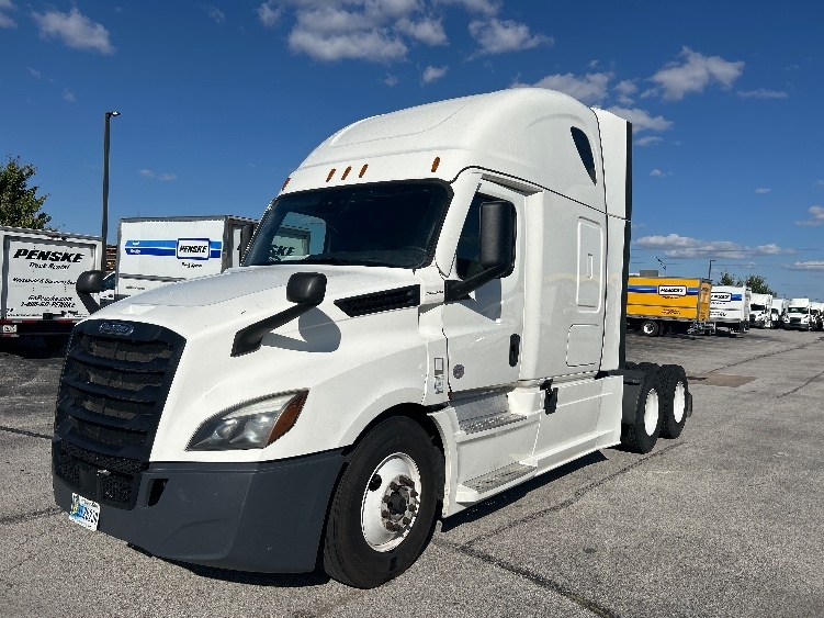 Used 2022 Freightliner Cascadia - photo 5