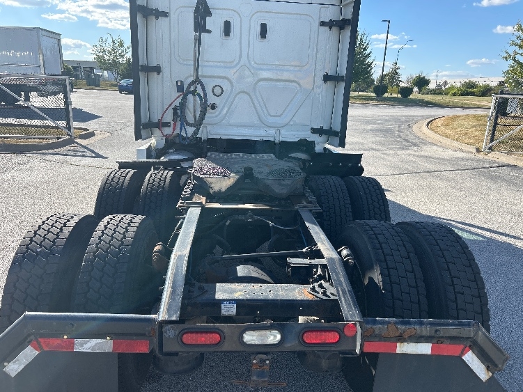 Used 2022 Freightliner Cascadia - photo 8