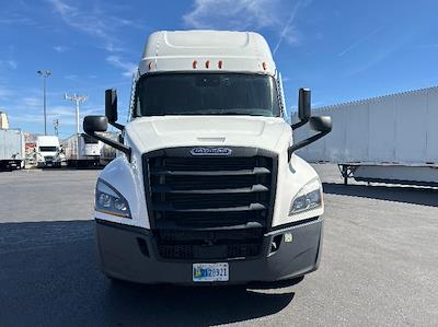 Used 2022 Freightliner Cascadia - photo 1